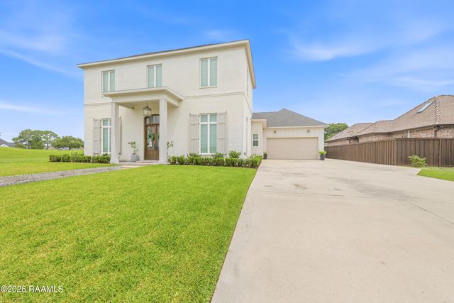 1147 Le Triomphe Parkway, Broussard, LA 70518
