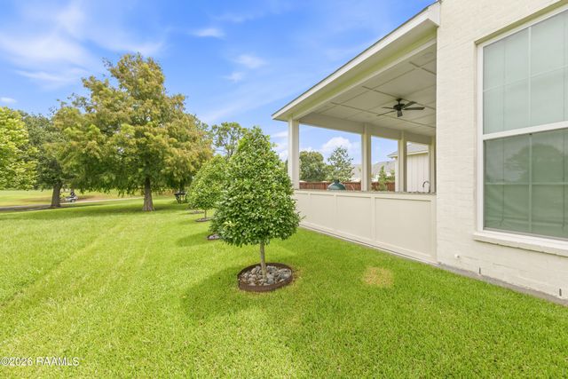 1147 Le Triomphe Parkway, Broussard, LA 70518