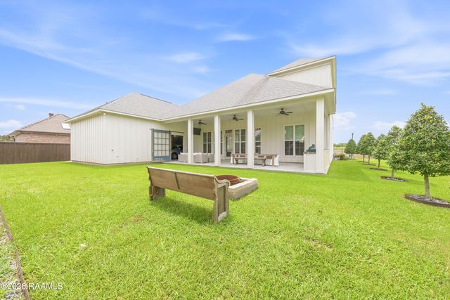 1147 Le Triomphe Parkway, Broussard, LA 70518