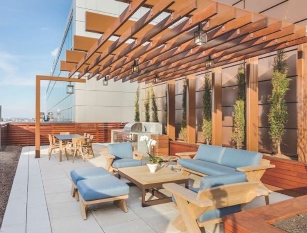 100 Lovejoy Wharf 11D, Boston, MA 02114