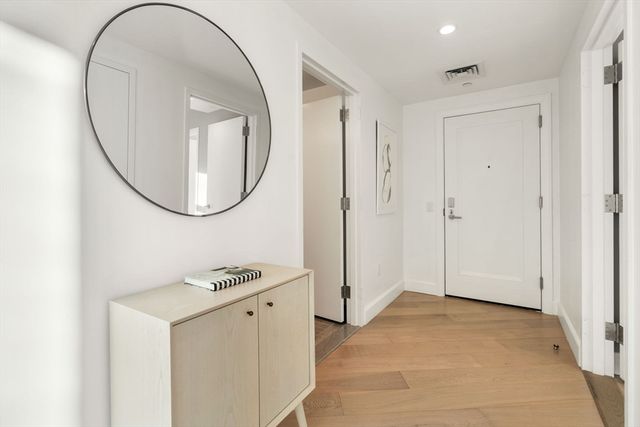 100 Lovejoy Wharf 11D, Boston, MA 02114