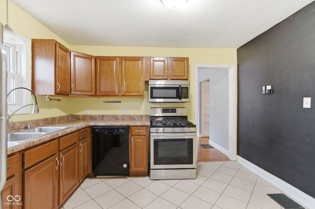 1424 Wallace Avenue, Indianapolis, IN 46201