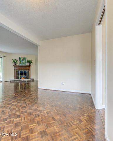 605 Redstone Drive Apt 21, Bristol, TN 37620