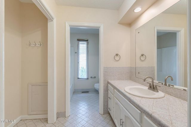 605 Redstone Drive Apt 21, Bristol, TN 37620