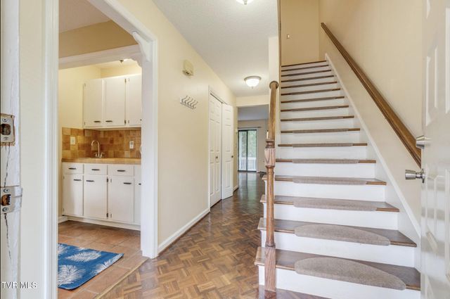 605 Redstone Drive Apt 21, Bristol, TN 37620