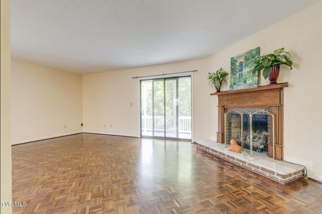 605 Redstone Drive Apt 21, Bristol, TN 37620
