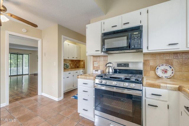 605 Redstone Drive Apt 21, Bristol, TN 37620