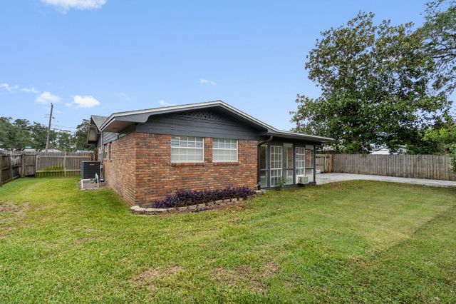 236 Pleasant Street, Fort Walton Beach, FL 32548