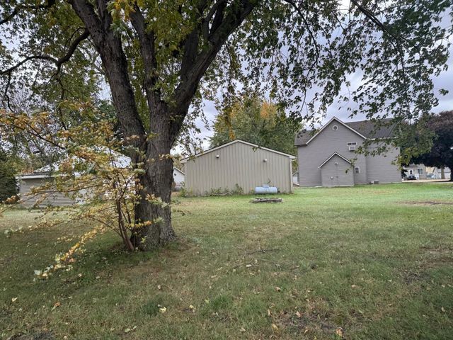 406 4th Street, Rushmore, MN 56168