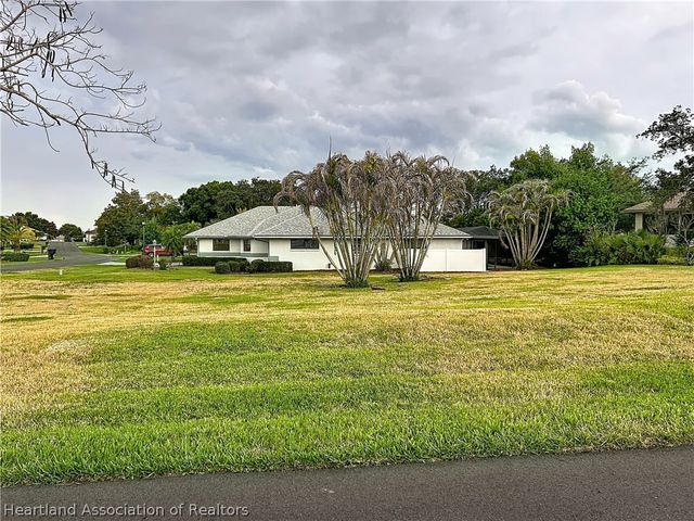 52 Somerset Lane, Lake Placid, FL 33852