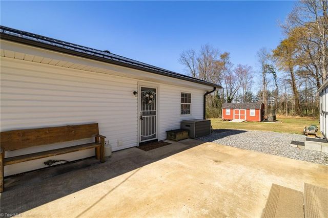 1067 Nc Highway 87, Reidsville, NC 27320