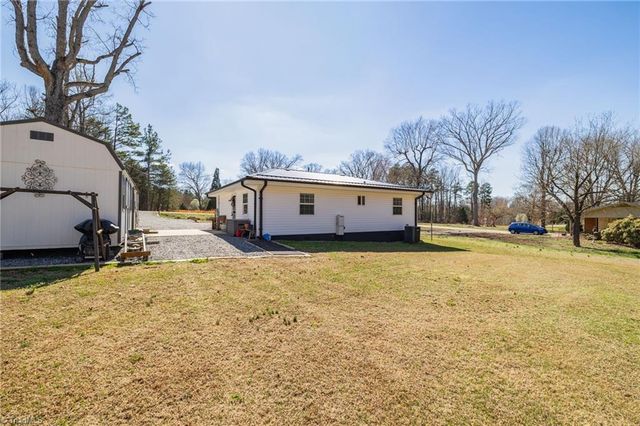 1067 Nc Highway 87, Reidsville, NC 27320
