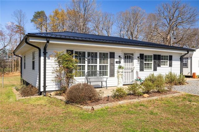 1067 Nc Highway 87, Reidsville, NC 27320