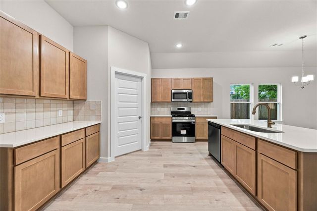 513 Johnson Street, Dayton, TX 77535