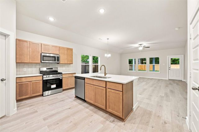 513 Johnson Street, Dayton, TX 77535