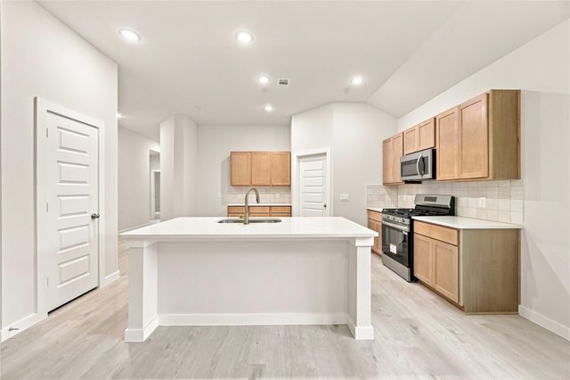 513 Johnson Street, Dayton, TX 77535