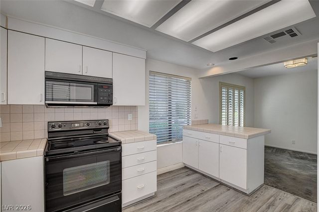 2457 El Paseo Circle, Las Vegas, NV 89121