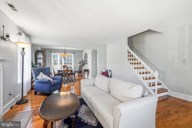 51 LINDEN DR, Blackwood, NJ 08012