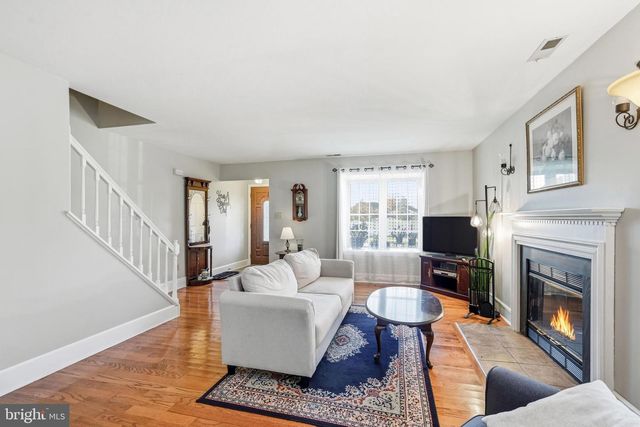 51 LINDEN DR, Blackwood, NJ 08012