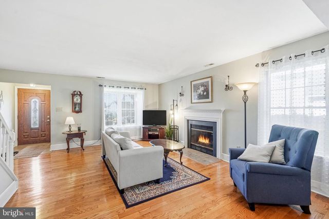 51 LINDEN DR, Blackwood, NJ 08012