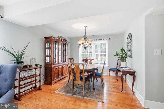 51 LINDEN DR, Blackwood, NJ 08012