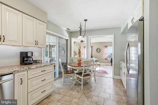 51 LINDEN DR, Blackwood, NJ 08012