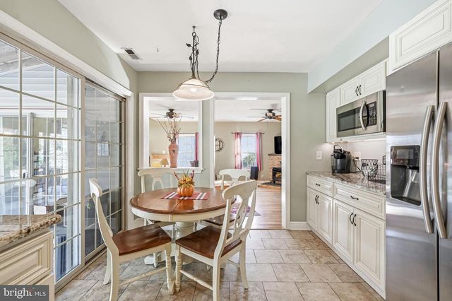 51 LINDEN DR, Blackwood, NJ 08012