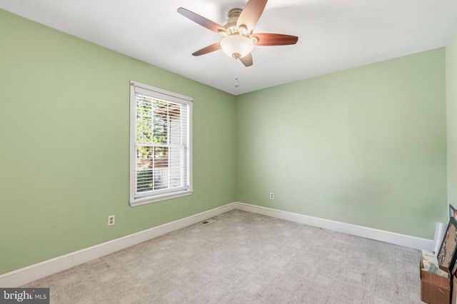 51 LINDEN DR, Blackwood, NJ 08012