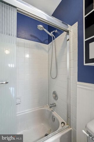 51 LINDEN DR, Blackwood, NJ 08012