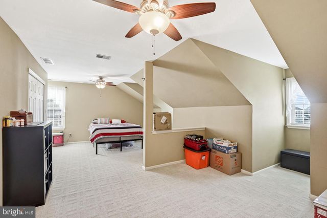 51 LINDEN DR, Blackwood, NJ 08012