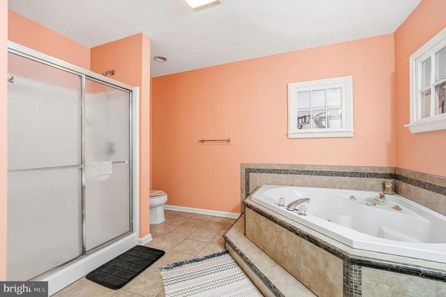 51 LINDEN DR, Blackwood, NJ 08012