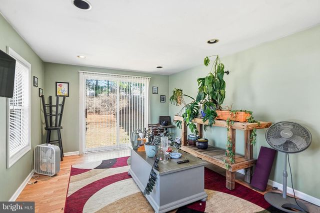 51 LINDEN DR, Blackwood, NJ 08012