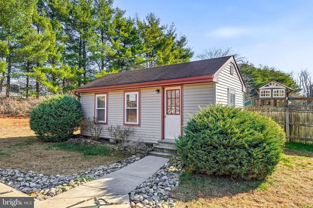 51 LINDEN DR, Blackwood, NJ 08012