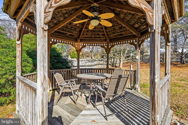 51 LINDEN DR, Blackwood, NJ 08012