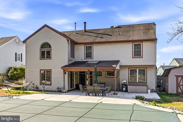 51 LINDEN DR, Blackwood, NJ 08012