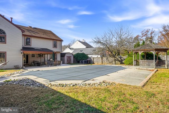 51 LINDEN DR, Blackwood, NJ 08012