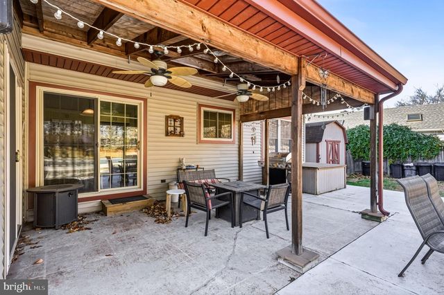 51 LINDEN DR, Blackwood, NJ 08012