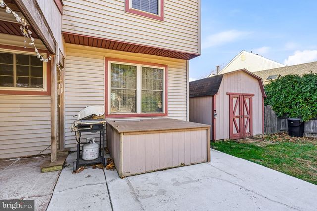 51 LINDEN DR, Blackwood, NJ 08012