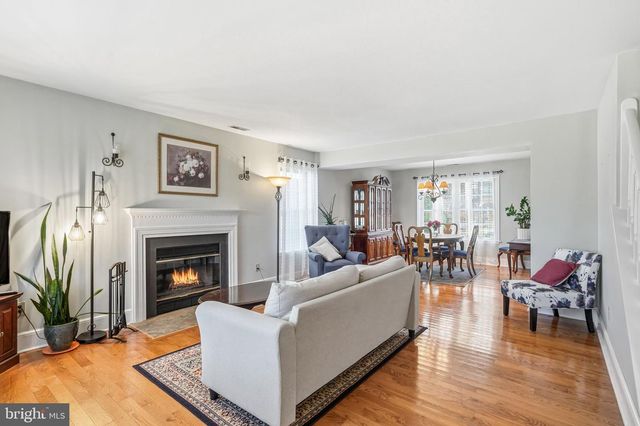 51 LINDEN DR, Blackwood, NJ 08012