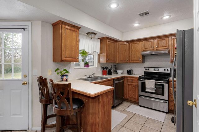 2534 E Linwood Street, Springfield, MO 65804