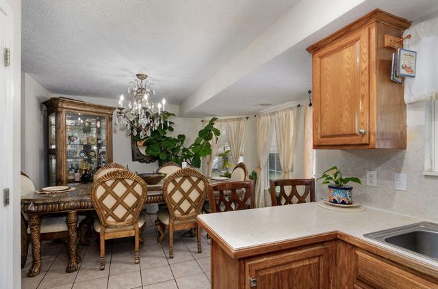 2534 E Linwood Street, Springfield, MO 65804