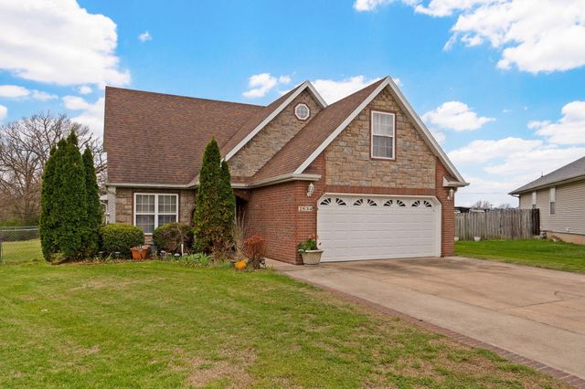 2534 E Linwood Street, Springfield, MO 65804