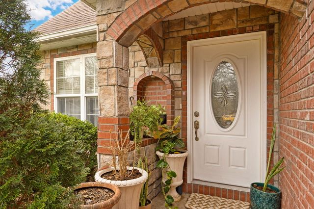 2534 E Linwood Street, Springfield, MO 65804