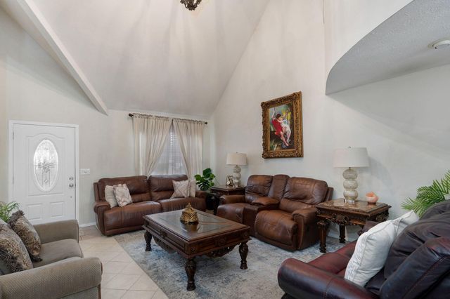 2534 E Linwood Street, Springfield, MO 65804