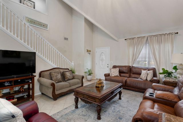 2534 E Linwood Street, Springfield, MO 65804