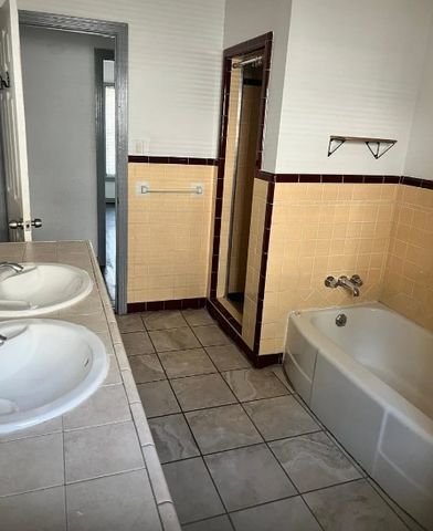 1720 Grand Avenue, Fort Worth, TX 76164