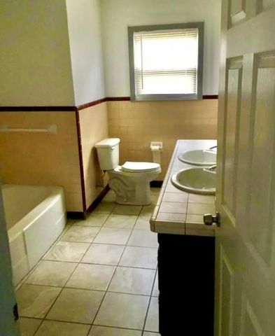 1720 Grand Avenue, Fort Worth, TX 76164