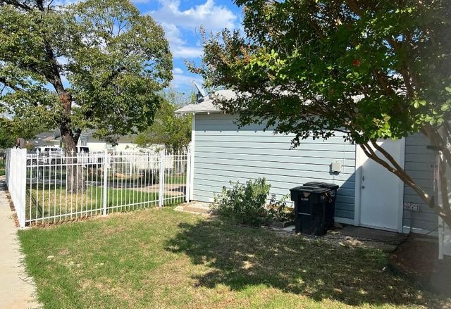 1720 Grand Avenue, Fort Worth, TX 76164