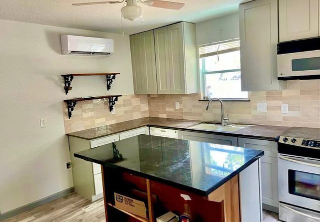 1720 Grand Avenue, Fort Worth, TX 76164