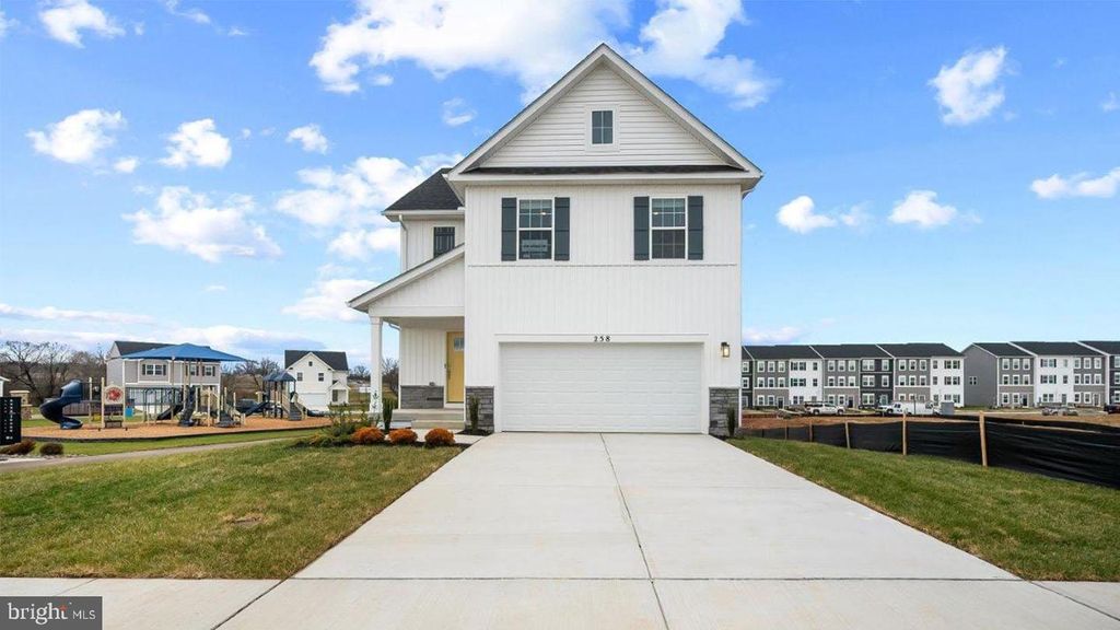 293 ECLIPSE ST, Charles Town, WV 25414